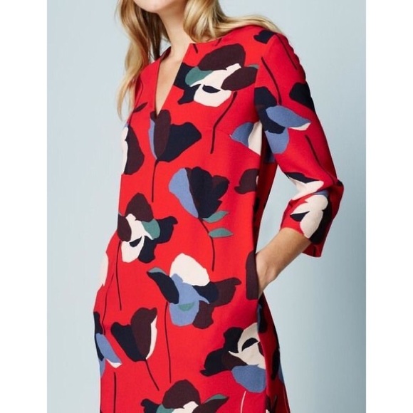 Boden “Easy Notch” Tunic in Red Collage - Picture 2 of 10